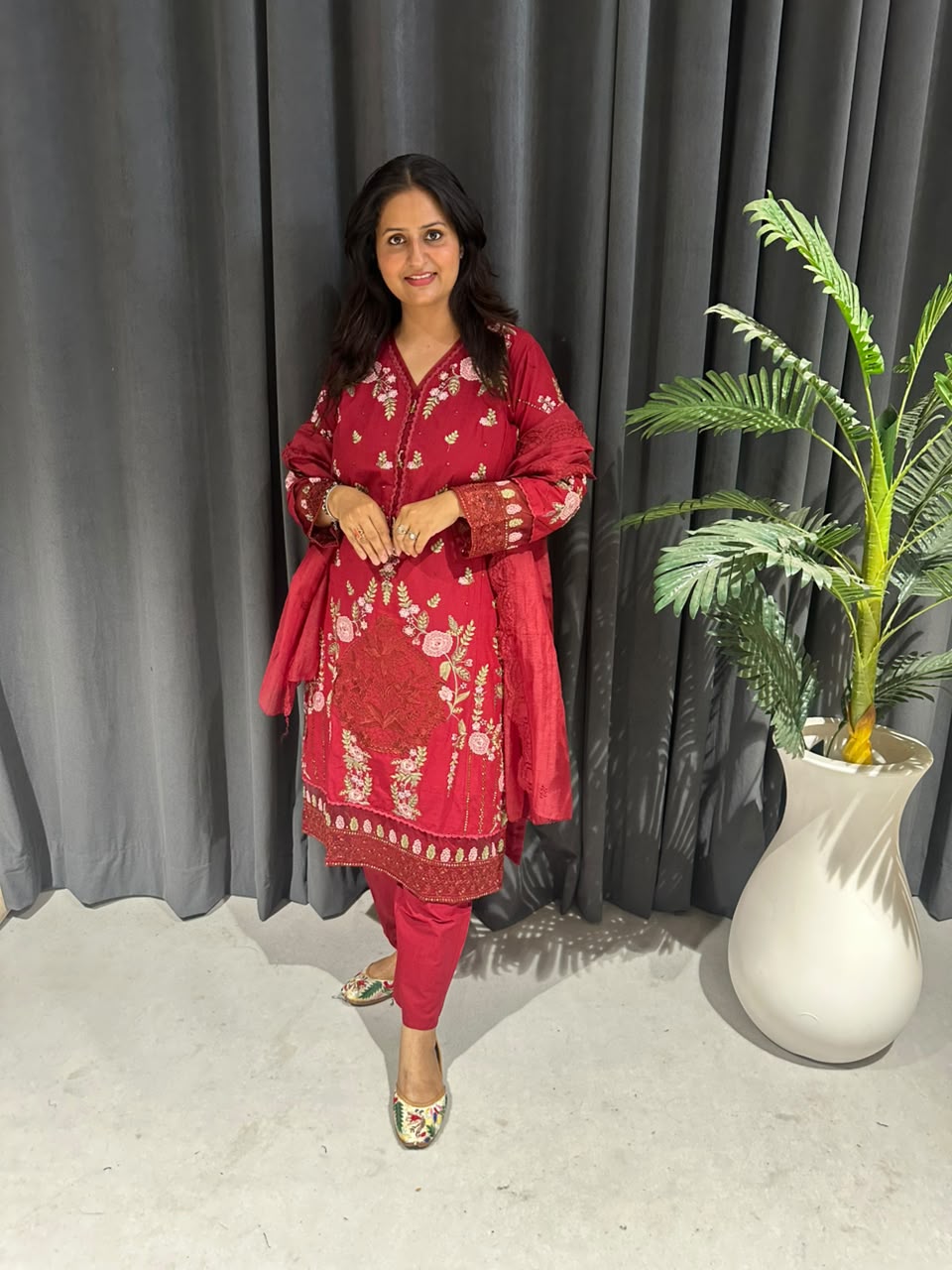 Beautiful embroidered pakistani suit .Reel No.221
